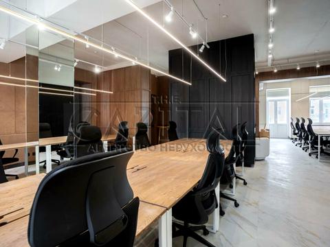 комерційна за адресою Еспланадна вул., 32-В