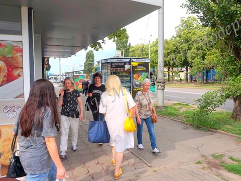 комерційна за адресою Петра Григоренка просп. (Маршала Жукова), 2