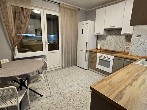 квартира за адресою Ревуцького вул., 54