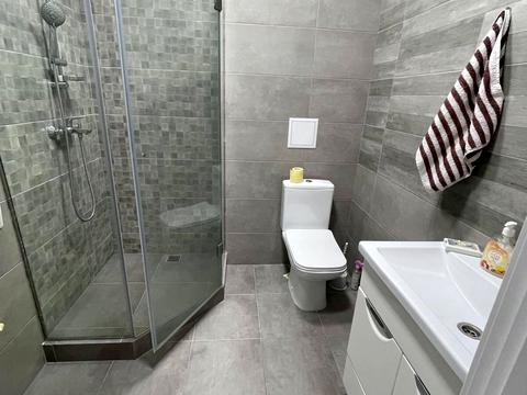 квартира за адресою Братська вул., 12