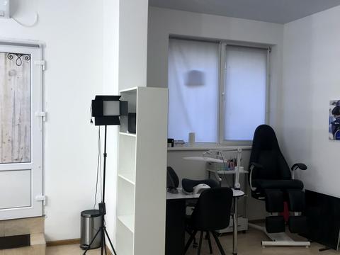 комерційна за адресою Райдужний масив вул., 24