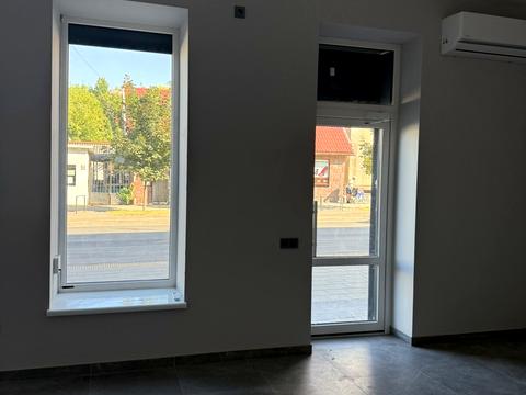 комерційна за адресою Богдана Хмельницького вул., 167