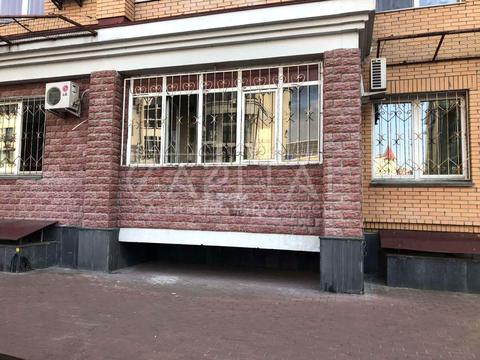 комерційна за адресою Володимира Івасюка просп. (Героїв Сталінграду), 4