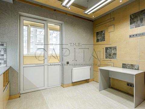 комерційна за адресою Казимира Малевича вул. (Боженка), 89