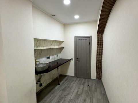 комерційна за адресою Велика Васильківська вул. (Червоноармійська), 25