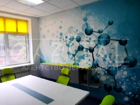 комерційна за адресою Старонаводницька вул., 13