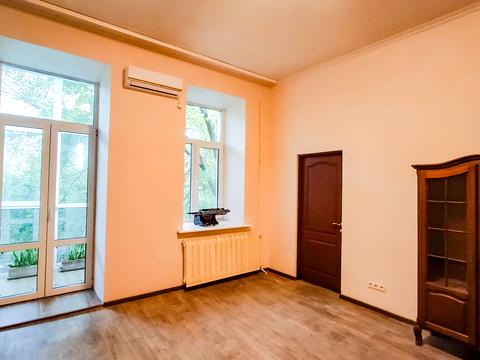 комерційна за адресою Саксаганського вул., 103