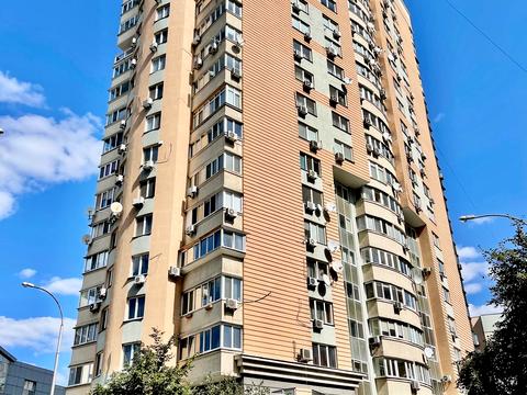 квартира за адресою Раїси Окіпної вул., 10-Б