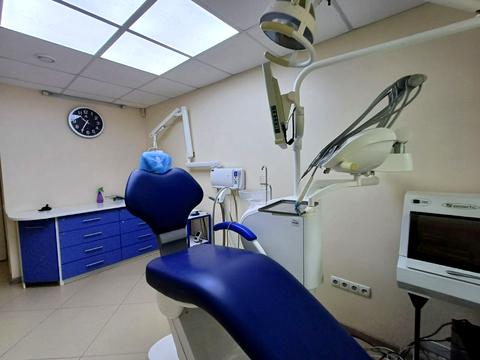 комерційна за адресою Калинова вул., 70
