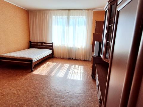 квартира за адресою Зодчих вул., 16