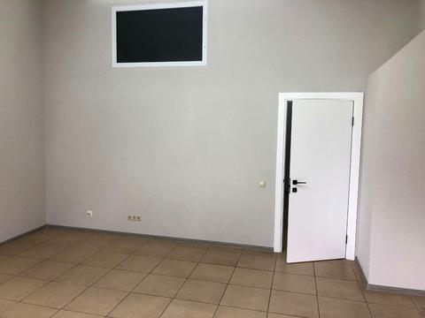 комерційна за адресою Авіаконструктора Ігоря Сікорського вул. (Танкова), 4-Д