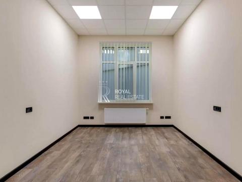 комерційна за адресою Івана Франка вул., 1