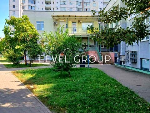 комерційна за адресою Милославська вул., 49