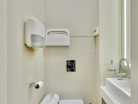 комерційна за адресою Євгена Чикаленка вул. (Пушкінська), 33