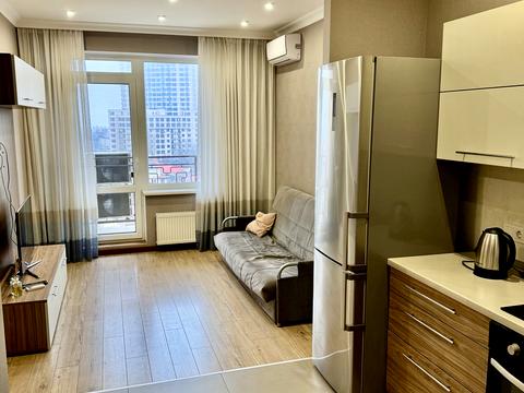 квартира за адресою Літературна вул., 8