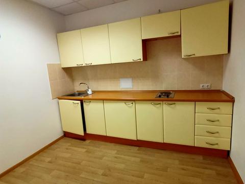 комерційна за адресою Жилянська вул., 75