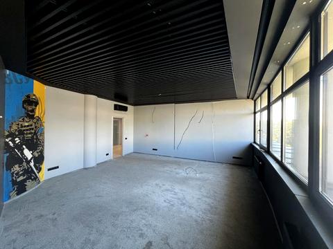 коммерческая по адресу Леси Украинки бульв., 23