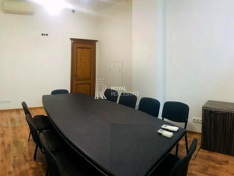 коммерческая по адресу Леси Украинки бульв., 7-Б