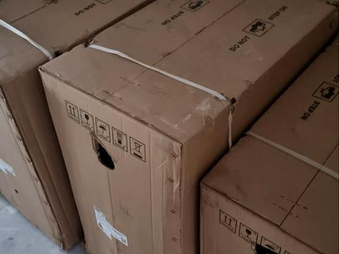 комерційна за адресою Дніпроводська вул., 1