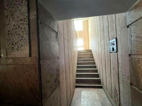 комерційна за адресою Залізнична, 8