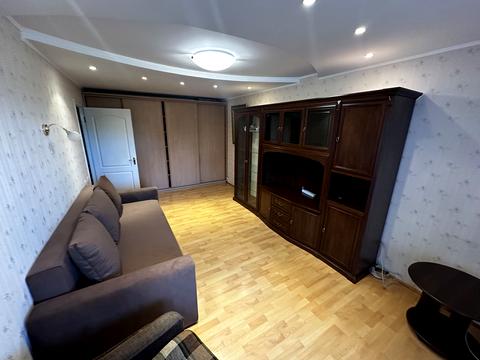 квартира за адресою Генерала Генадія Воробйова вул. (Курська), 12-Б