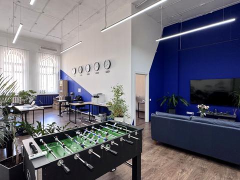 комерційна за адресою Володимирська вул., 10