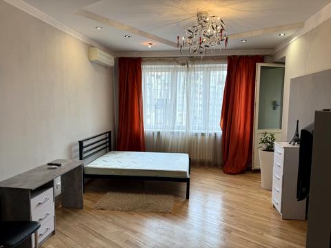 квартира за адресою Левка Лук'яненка вул. (Маршала Тимошенка), 21к8