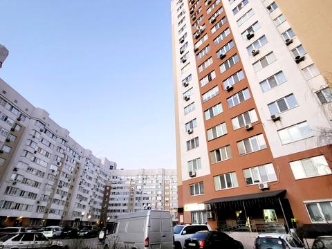 квартира за адресою Василя Симоненка вул., 2