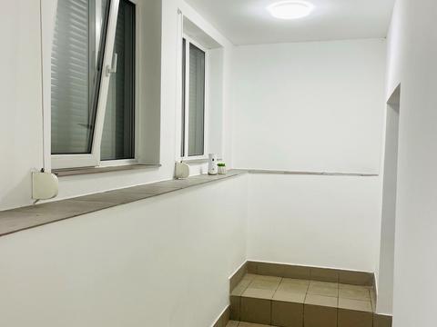 комерційна за адресою Золота вул. (), 18