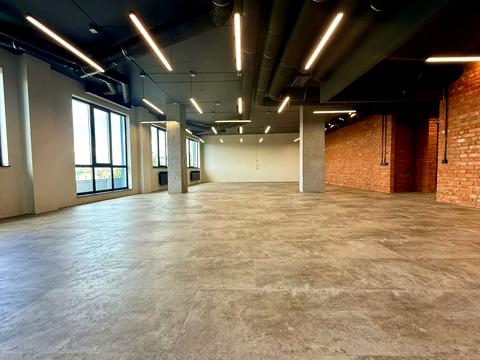 комерційна за адресою Костянтинівська вул., 75