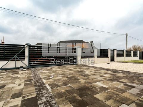 будинок за адресою Вишнева вул.