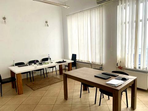 комерційна за адресою Горького, 8