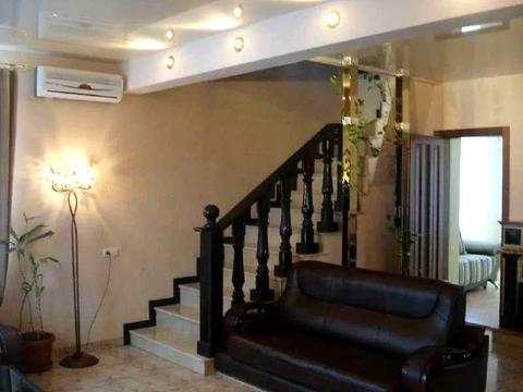 будинок за адресою Богатирська вул., 42