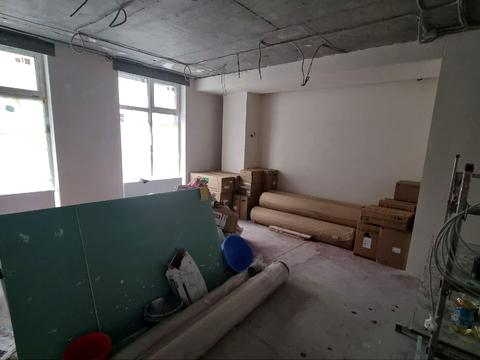 комерційна за адресою Дніпроводська вул., 1