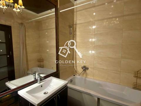 квартира за адресою Революційна, 10