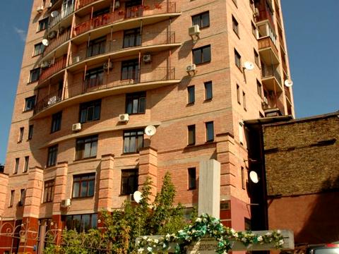 комерційна за адресою Олександра Кониського вул., 28А-30А
