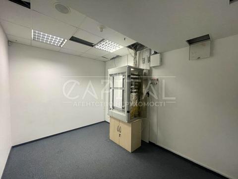 комерційна за адресою Богдана Хмельницького вул., 52а