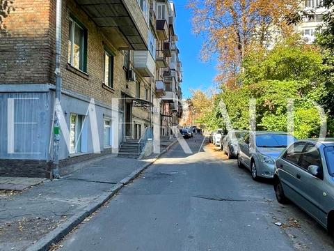 комерційна за адресою Шовкуненка вул., 4