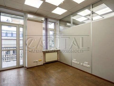 комерційна за адресою Музейний, 7