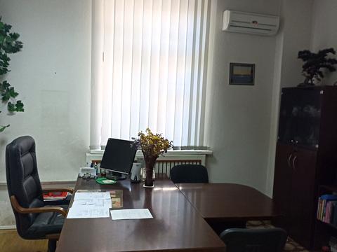 комерційна за адресою Пастера вул., 12