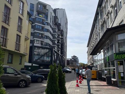 комерційна за адресою Героїв УПА вул., 73