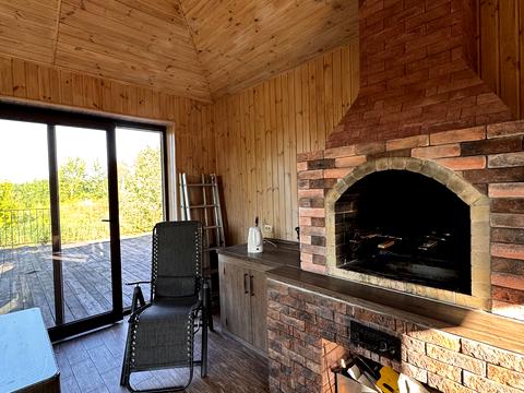 будинок за адресою с. Плюти, Абрикосова, 9