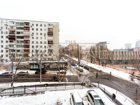 комерційна за адресою Василя Тютюнника вул. (Анрі Барбюса), 28