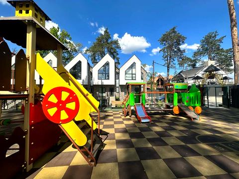 дом по адресу вул. Коновальця, 49