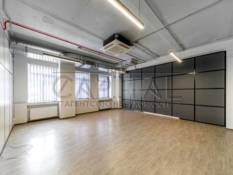 комерційна за адресою Жилянська вул., 56