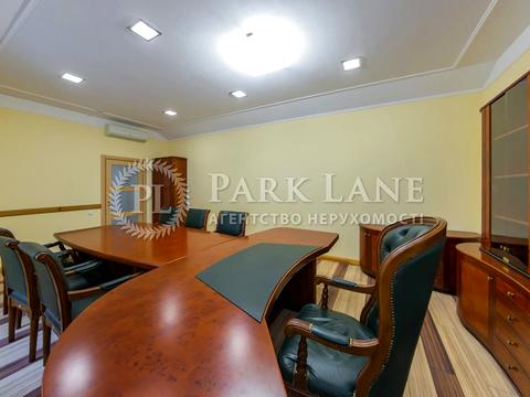 комерційна за адресою Саксаганського вул., 67-А