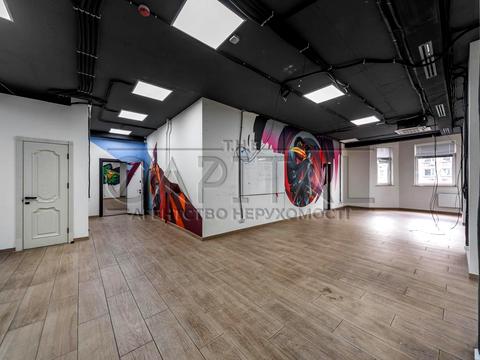 комерційна за адресою Жилянська вул., 118