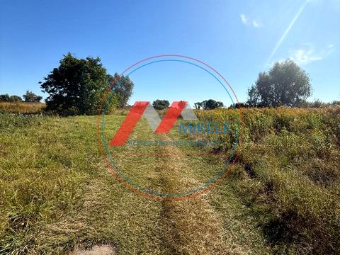 участок по адресу Комсомольська