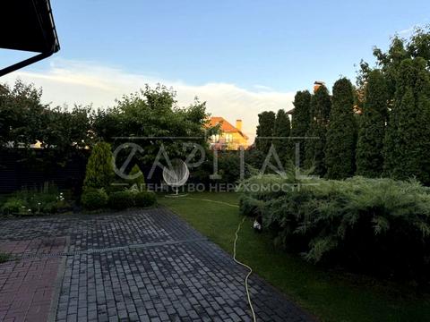 дом по адресу Василя Сухомлинського ул.
