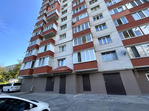 комерційна за адресою Інститутська вул., 6в